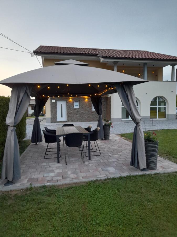 Apartma Relax Prestranek Exterior photo